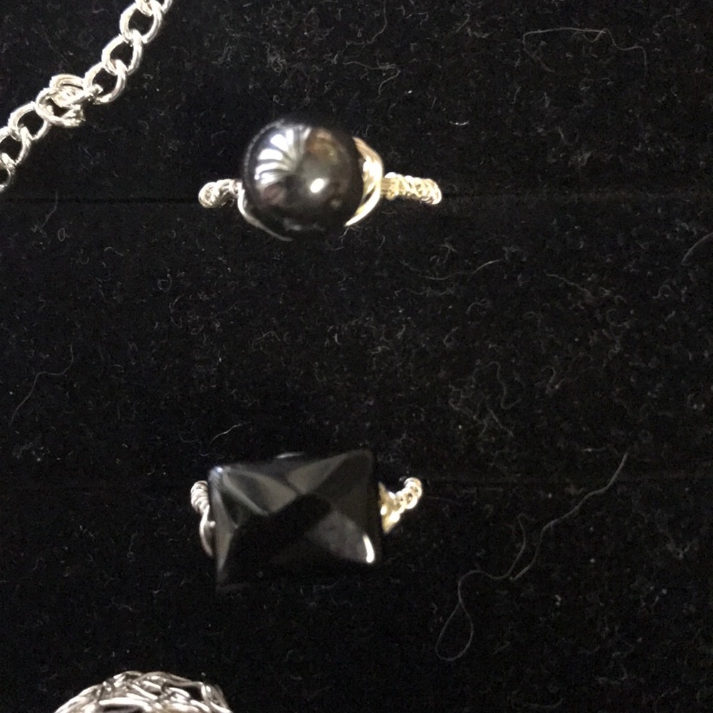 Silver and Black Jewelry Set - Picture 6 of 8